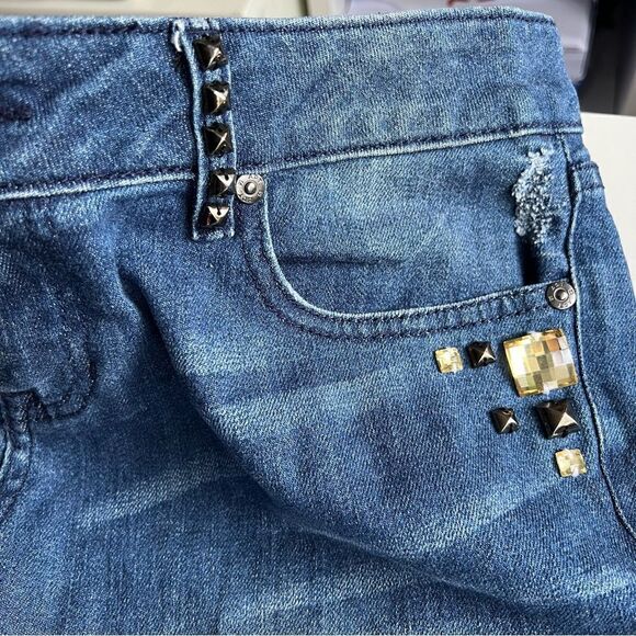 Apt. 9 Skinny Jeans Maxwell Fit Distressed with Studs and Jewel Accents Sz 8 - Picture 10 of 11